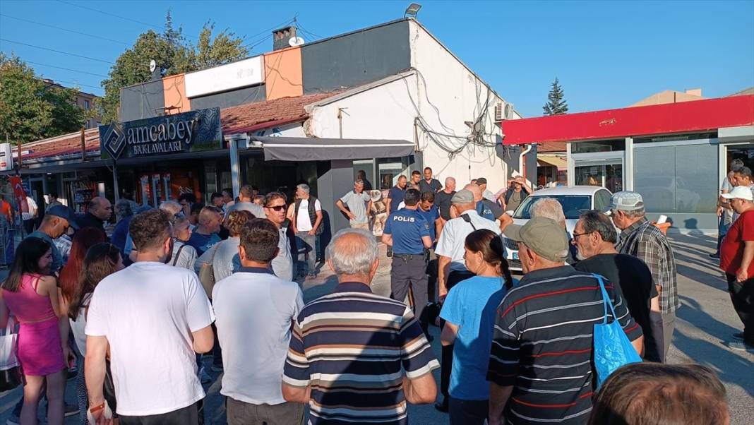 Oyundan etkilenip maske ve çelik yelekle sokağa çıktı, 5 kişiyi bıçakladı 6